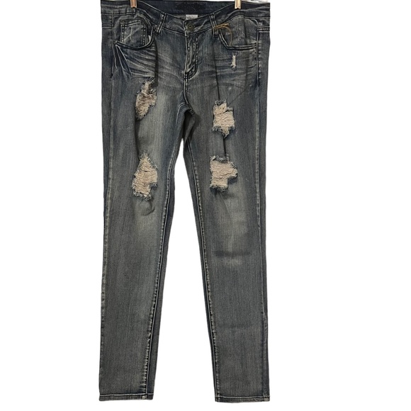 NWOT! Revolt Medium Denim Distressed Skinny Jeans, Juniors 15 - Picture 6 of 7
